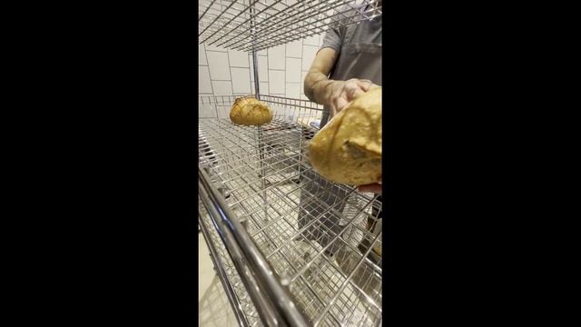 Марина - ученица курса "Хлебное дело" открывает пекарню в Варшаве (отзыв о курсе) смотреть онлайн