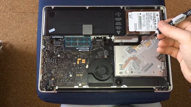 [TUTO] NETTOYER / REPARER MACBOOK PRO mid 2010 смотреть онлайн