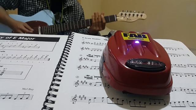 Pure Massacre on Danelectro D-1 Fab Distortion Demo смотреть онлайн