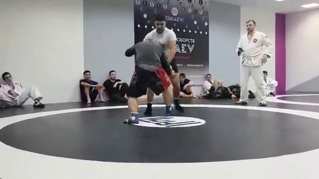 Схватки. Треня по рукопашному бою.