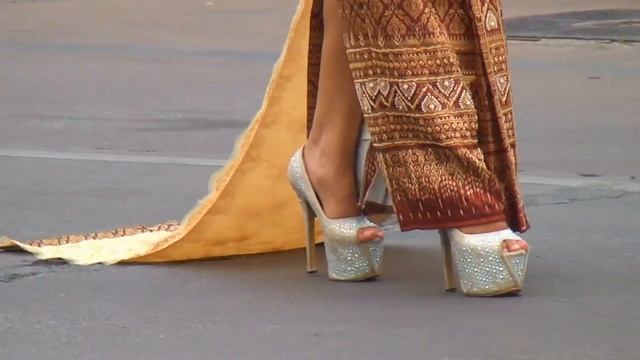 Паттайя. Фестиваль свечей: парад на Набережной. Pattaya candles festival: parade on Beach Road смотреть онлайн