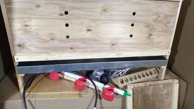 Обзор/Купить брудер для 60 суточных перепелят Простой№3 интернет магазин - Большой фермер смотреть онлайн