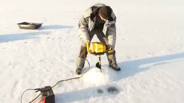 Электробур Jiffy в действии смотреть онлайн