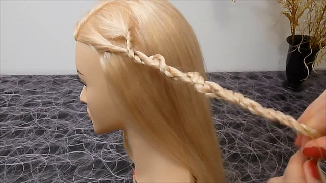 Лёгкая причёска с плетением для средних и длинных волос.Причёски на каждый день смотреть онлайн