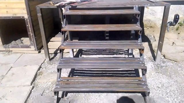 Крыльцо из металла частного дома часть 5. смотреть онлайн