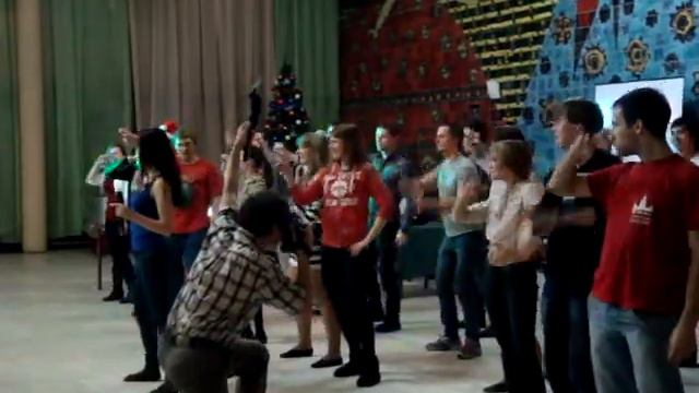 Новый год в Дасе - общий танец смотреть онлайн