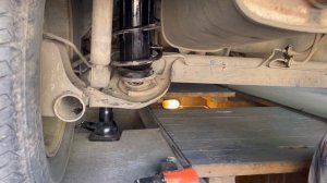 Установка пневмо баллонов Stahlmann в задние пружины Nissan Note E11