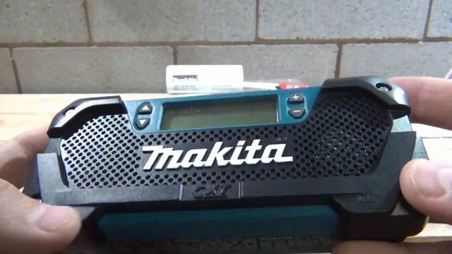 Makita CXT Radio RM02 - Very Cool and Small смотреть онлайн