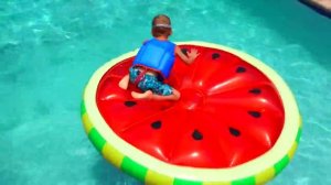 Crying Babies in Pool - Learn colors with Baby Colored Candies - Bad Kids Colours Learning Video