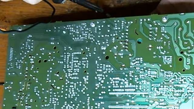 Демонтаж при помощи паяльника с оловоотсосом. смотреть онлайн