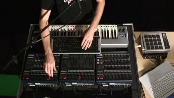 Native Instruments - Reaktor 5 - Artists -Tim Exile Performance Video (Part 2 of 2)