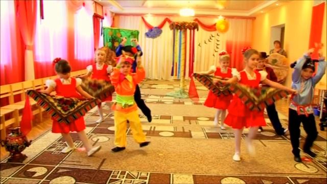 Танец _Ярмарка_ в детском саду.mp4 смотреть онлайн