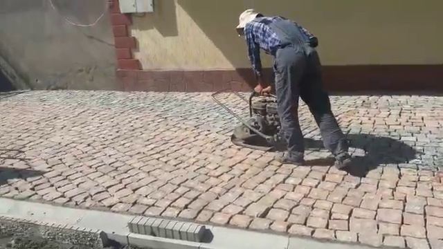 Гранитная брусчатка в Бишкеке смотреть онлайн