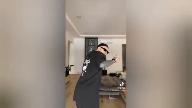 ВРЕД СОЦИАЛЬНЫХ СЕТЕЙ | ЧАСТЬ 1 | TIK TOK | INSTAGRAM | SNAPCHAT смотреть онлайн