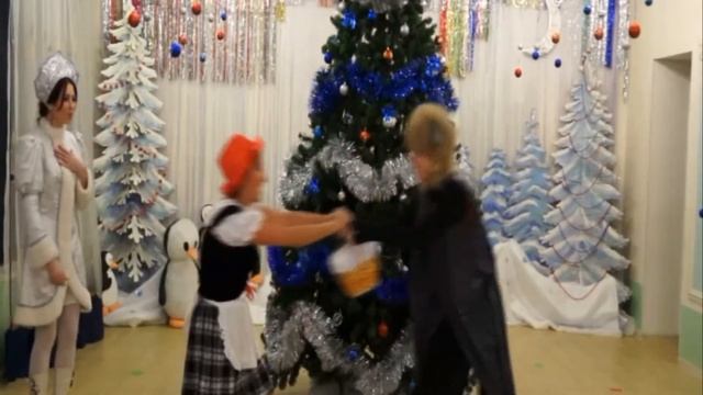 "Снеженика" Новый 2016 год в детском саду. смотреть онлайн