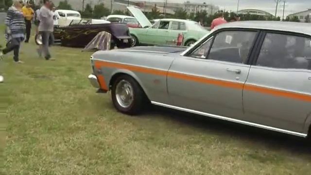 FORD falcon GT XW & RETRO CROWN VICTORIA COUPE смотреть онлайн