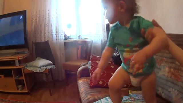 Катание в тазу. Бег с доски. Желтая машина смотреть онлайн