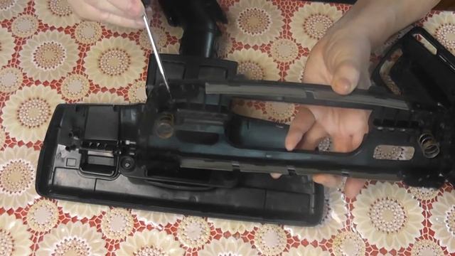 А вы знали, что щётку пылесоса можно почистить и помыть?? смотреть онлайн