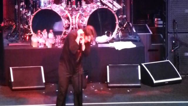 Black Sabbath - Iron Man at the O2 Academy Birmingham. смотреть онлайн
