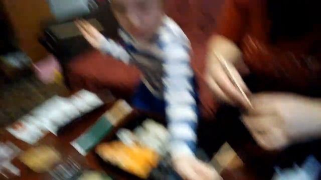 Сын привез суши // Учусь держать палочки)) Колхоз - шоу))) смотреть онлайн