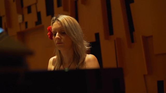 A. Piazzolla: Vuelvo al Sur -- arr. by Duo Ánima: Priyanka Venkatesh and Valerie Stern смотреть онлайн