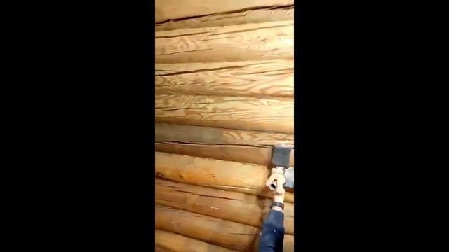 Как отшлифовать сруб за 1 час? Щётка для оцилиндрованного бревна от Абажур. Скорость 1 бревно в мин смотреть онлайн