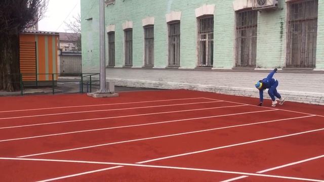 Лёгкая атлетика в Днепре, (Днепропетровск). Тренировка - скоростная выносливость, бег 80 метров смотреть онлайн