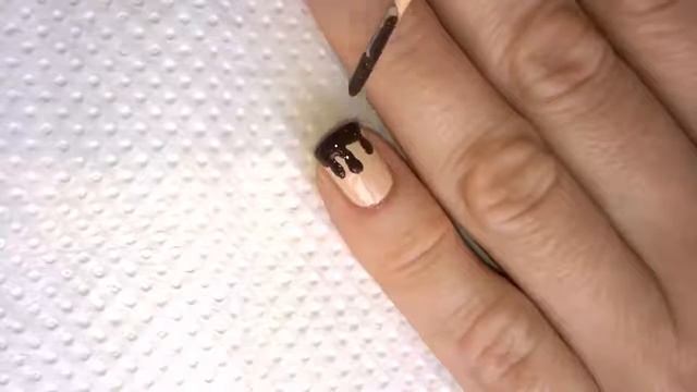 DRIPPING NAIL ART Designs DIY Beige & Chocolate Nails By U смотреть онлайн