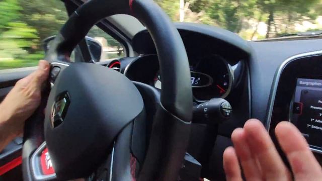 ? POURQUOI J'AI ACHETÉ UNE CLIO 4 RS ? смотреть онлайн