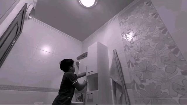 Бутылка воды челендж - BOTTLE FLIP CHALLENGE смотреть онлайн