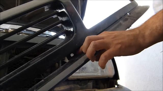 Demontare aripa si grila fata Suzuki Vitara смотреть онлайн