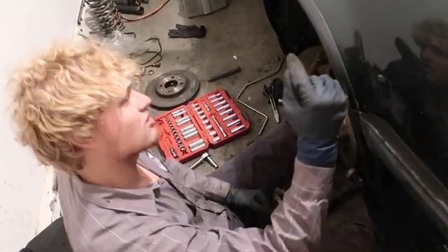 Saab 9000 Front Brake Replacement and Introduction! смотреть онлайн