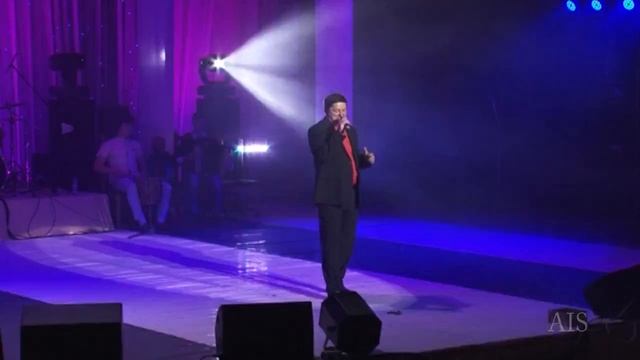 Артур Халатов в концертной программе ПОЕТ ГИТАРА т Фрагмент 21.mp4 смотреть онлайн