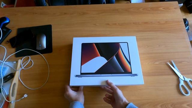 Unboxing the new MacBook Pro 2021 ! (M1 pro 32go ram and 2to SSD) смотреть онлайн