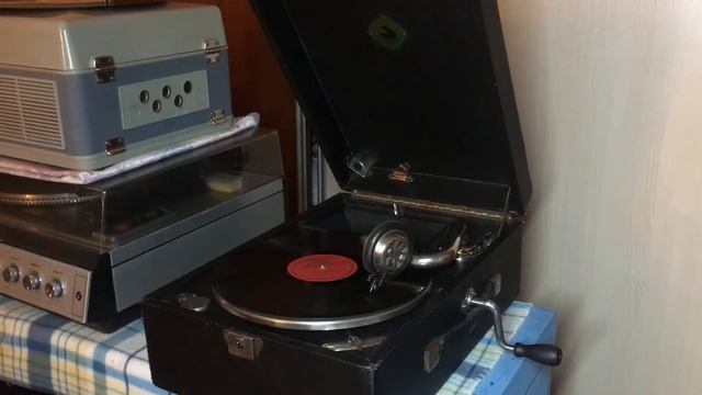 Танго соловья, Таиса Савва (Худож. свист), концертный ансамбль. смотреть онлайн