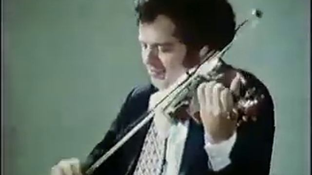 J. S. Bach: Partita in d minor, 4. (Itzhak Perlman) смотреть онлайн