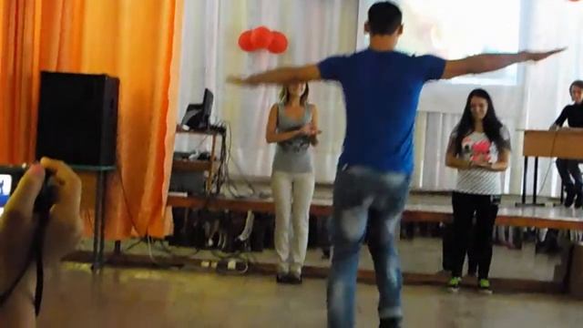 День учителя 2015 1-Михайловская школа - Танец лизгинка смотреть онлайн