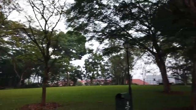 [4k] ?? Morning Bliss at Fort Canning Park: Sunrise Walking Tour of Singapores Historical Landmark смотреть онлайн