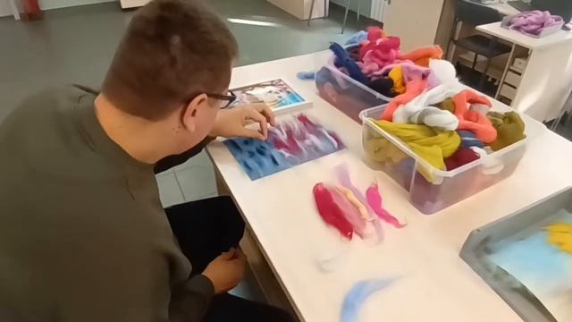 Пятиминутка в студии шерстяной акварели текстильной мастерской. смотреть онлайн