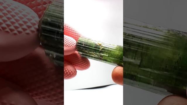 ТУРМАЛИН С ВКРАПЛЕНИЯМИ ТОПАЗОВ 249 карат АФГАНИСТАН смотреть онлайн