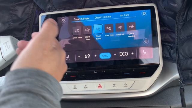VW ID4 in Cold Weather, how to use the Climate Control system смотреть онлайн