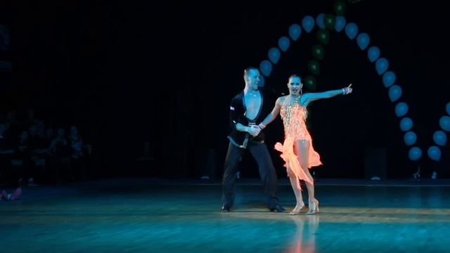 Анна Кузьминская и Андрей Зайцев "Cha Cha Cha" смотреть онлайн