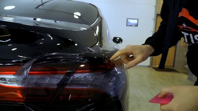 Тонирование задних фонарей гибридной пленкой на камри 70 смотреть онлайн