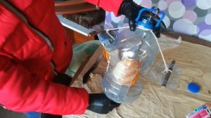 Кормушка для птиц за 7 минут своими руками из пластиковой бутылки .