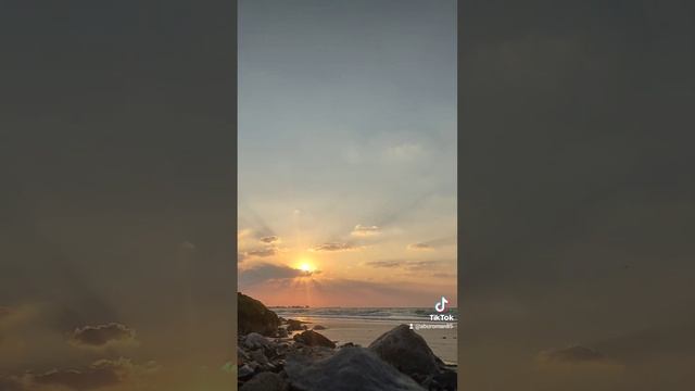 Amazing sunset view with Mind-blowing poetry | UAE Dubai beach смотреть онлайн