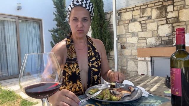 Гостиница или вилла в аренду? Третий день на Вилле. смотреть онлайн