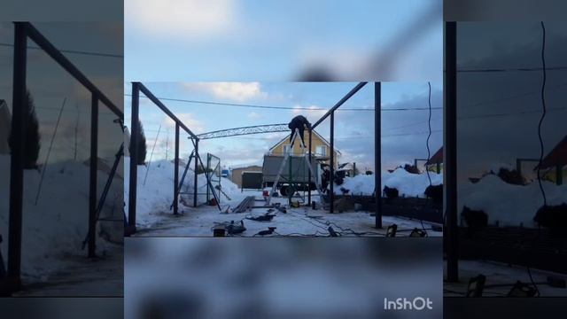 Навес для автомобиля из поликарбоната.