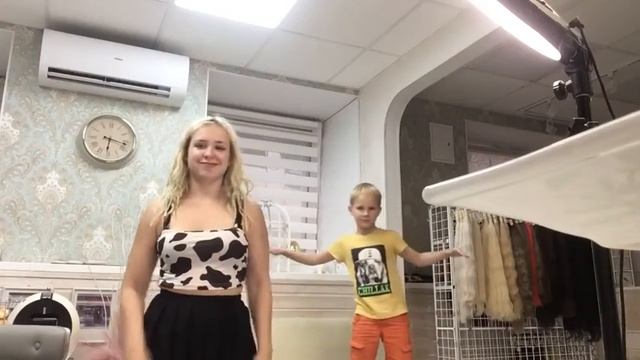 Короткий водоворот / играем в JUST DANCE смотреть онлайн