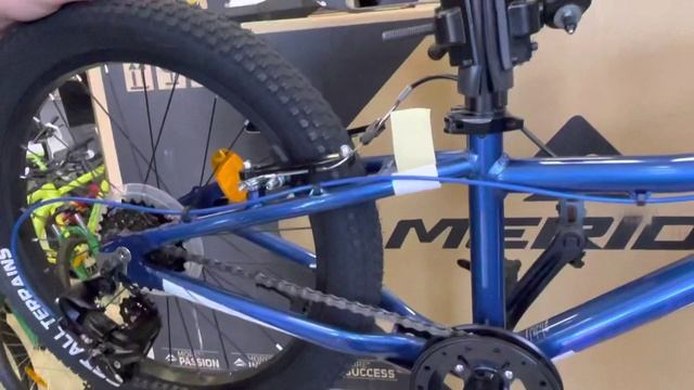 Детский Merida J20+ECO 2021), велосипед для будущих гонщиков смотреть онлайн