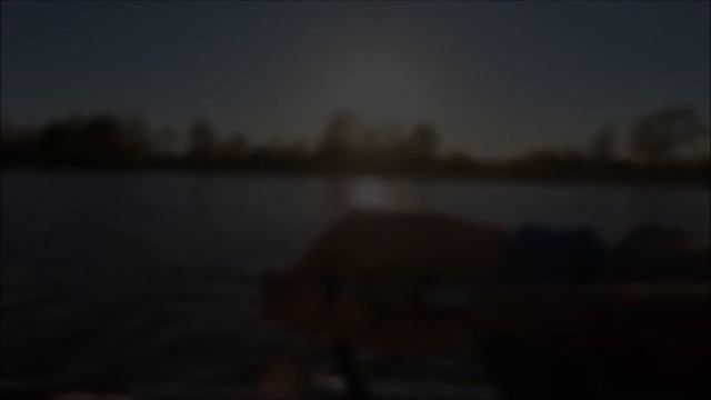 Ловля щуки и окуня осенью с лодки! смотреть онлайн